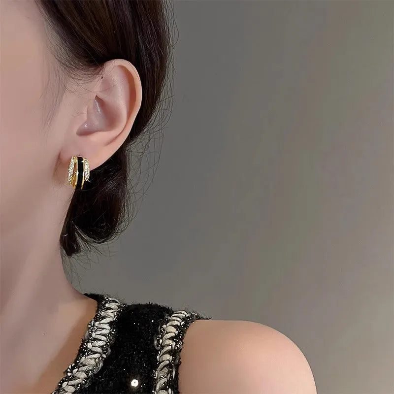 Huitan Claw Cubic Zirconia Stud Earrings – Trendy Women's Studs Stud Earrings Axl