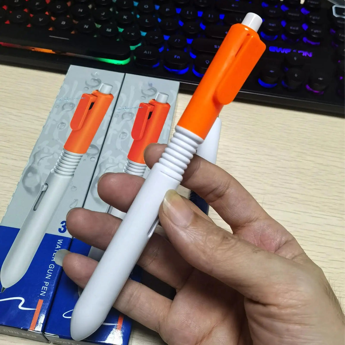 Squirt Pen Prank Toy – Funny Water Spray Pen for School & Outdoor Prank Gag Toy Axl