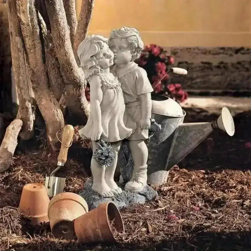Kids on Bench Kissing Figurine | Resin Fairy Garden Sculpture Decorative Figurine Axl