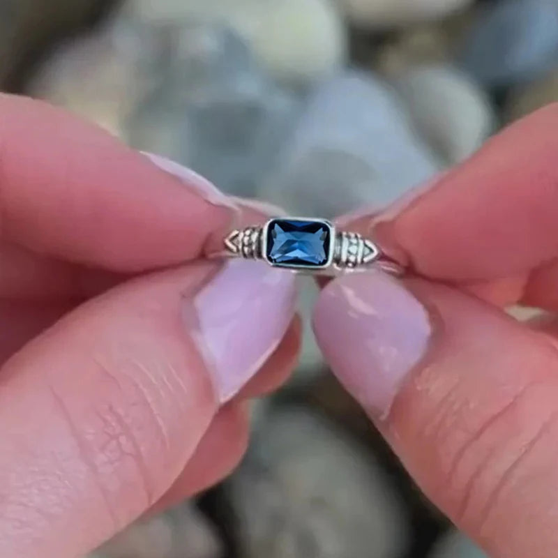 Huitan Vintage Blue CZ Ring – Women's Elegant Fashion Jewelry Fashion Ring Axl