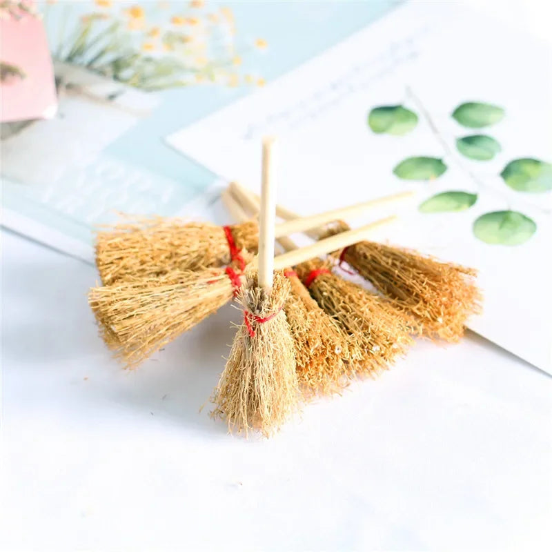 5-Piece Miniature Broom Set – Dollhouse & Diorama Props Dollhouse Accessories Axl