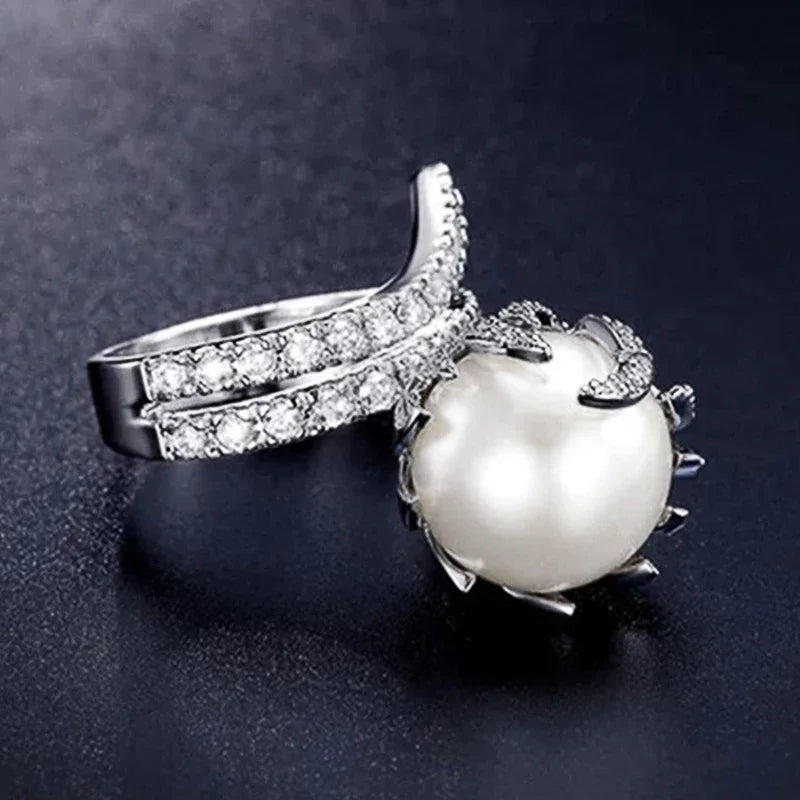 Huitan Simulated Pearl Women's Ring – Elegant Wedding Band Pearl Fashion Ring Axl