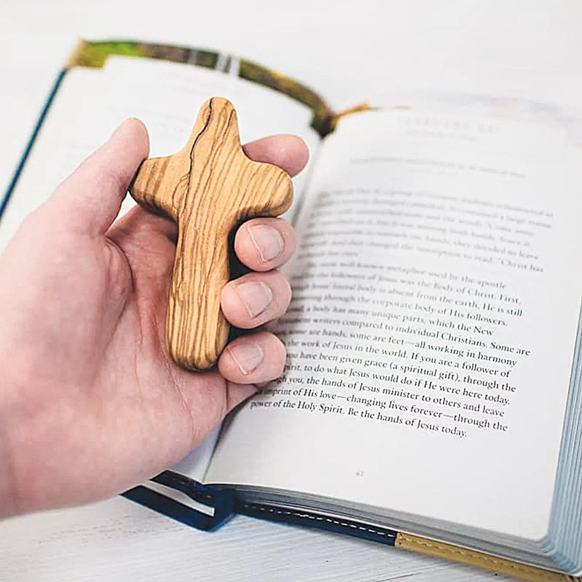 Olive Wood Palm Cross – Handheld Wooden Prayer Cross Pendant Wooden Prayer Cross Axl