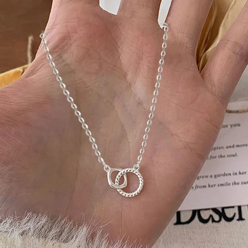 Huitan Linked Circle Pendant Necklace | Geometric Women's Jewelry Pendant Necklace Axl XL1637 41cm 5cm