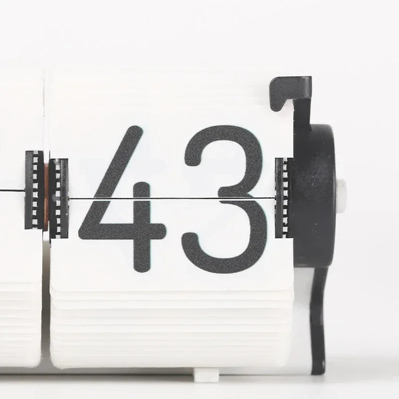 Metal Flip Desk Clock – Silent Aesthetic Digital Alarm Clock Flip Desk Clock Axl