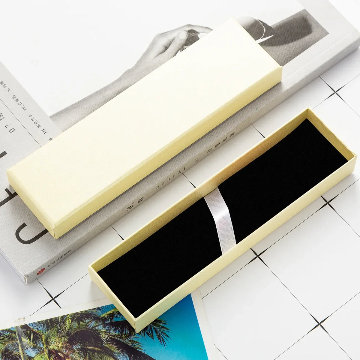 Empty Pen Gift Box – Paper Display Case for Pens & Jewelry Pen Gift Box Axl Beige