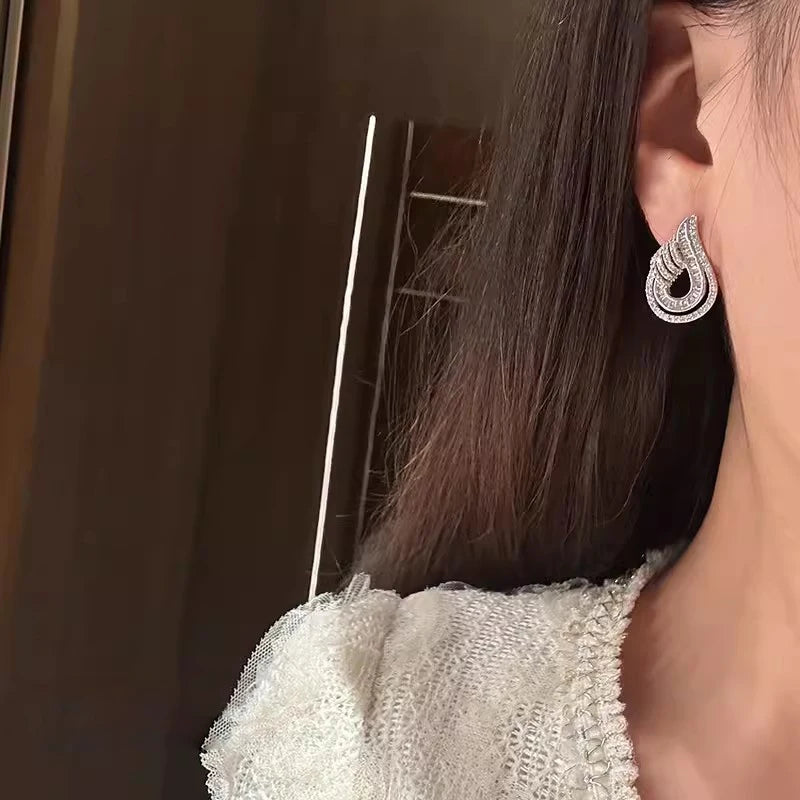 Huitan Waterdrop CZ Stud Earrings – Silver Sparkling Women Crystal Stud Earrings Axl