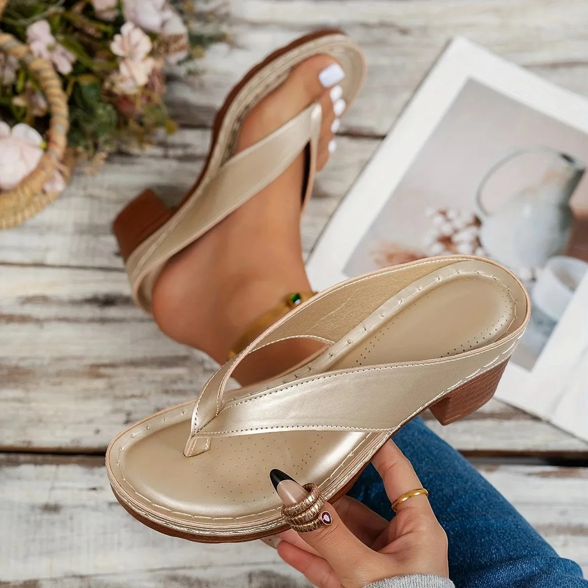 Women's Flip Flops – Wide Toe Square Heel Beach Sandals Women's Flip Flops Axl