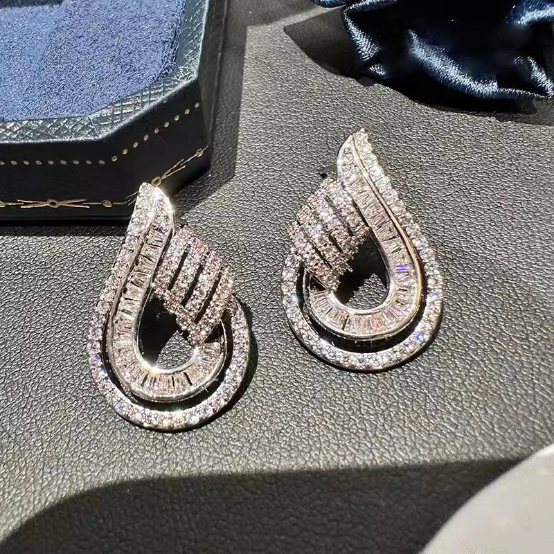 Huitan Waterdrop CZ Stud Earrings – Silver Sparkling Women Crystal Stud Earrings Axl E4396