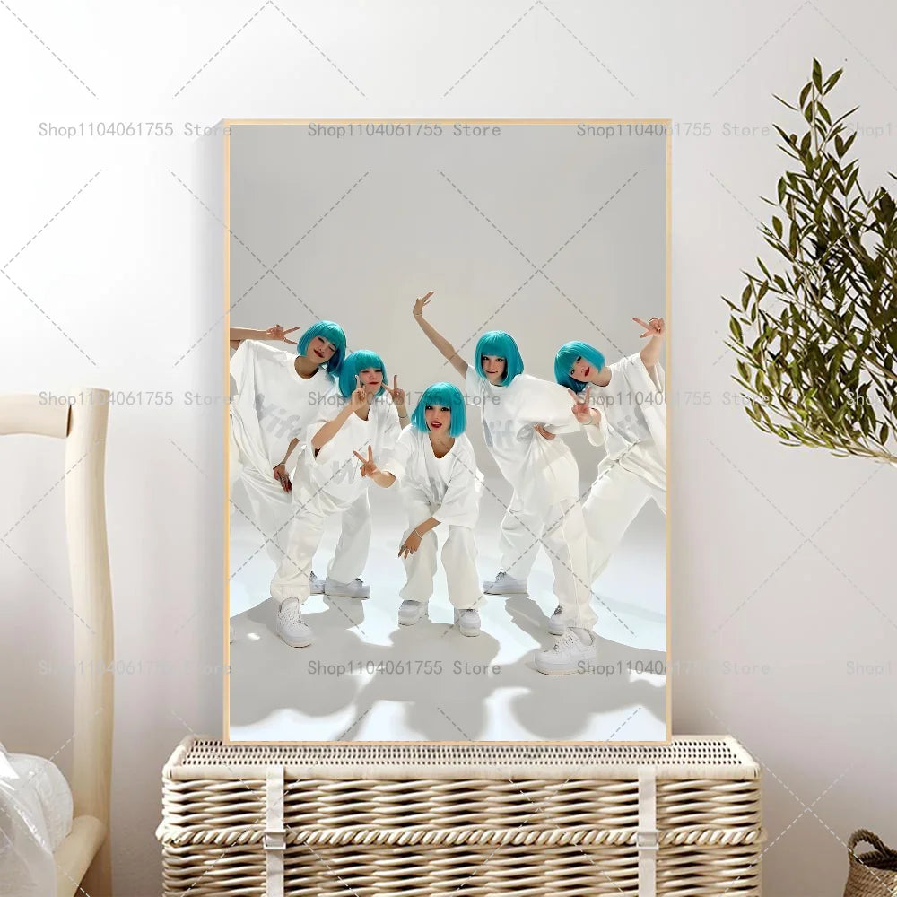 (G)I-DLE Kpop Poster – Waterproof Self-Adhesive Wall Sticker Wall Art Poster Axl z2 50x70cm No Frame