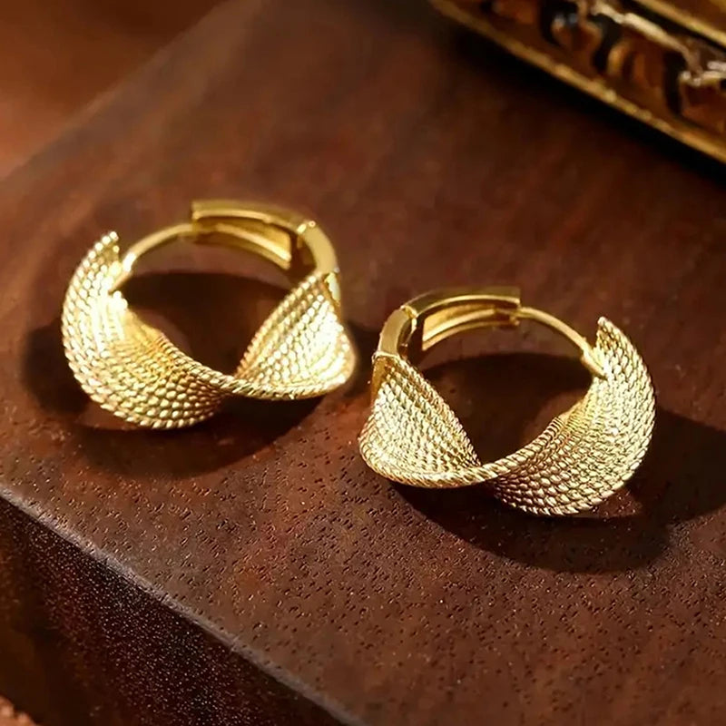 Huitan Twisted Hoop Earrings – Geometric Fashion Jewelry Women Hoop Earrings Axl