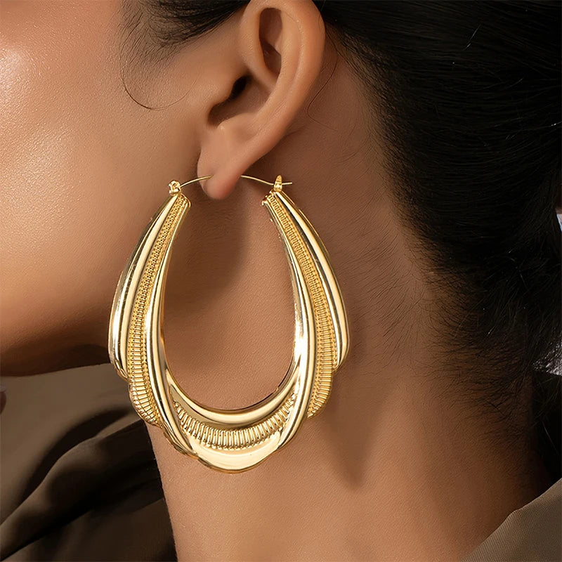 Huitan Textured Hoop Earrings – Geometric Women's Fashion Jewelry Hoop Earrings Axl E5855