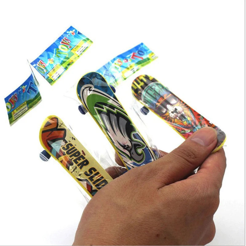 Mini Finger Skateboard Toy – Fun Fingerboard Gift for Kids Finger Skateboard Toy Axl