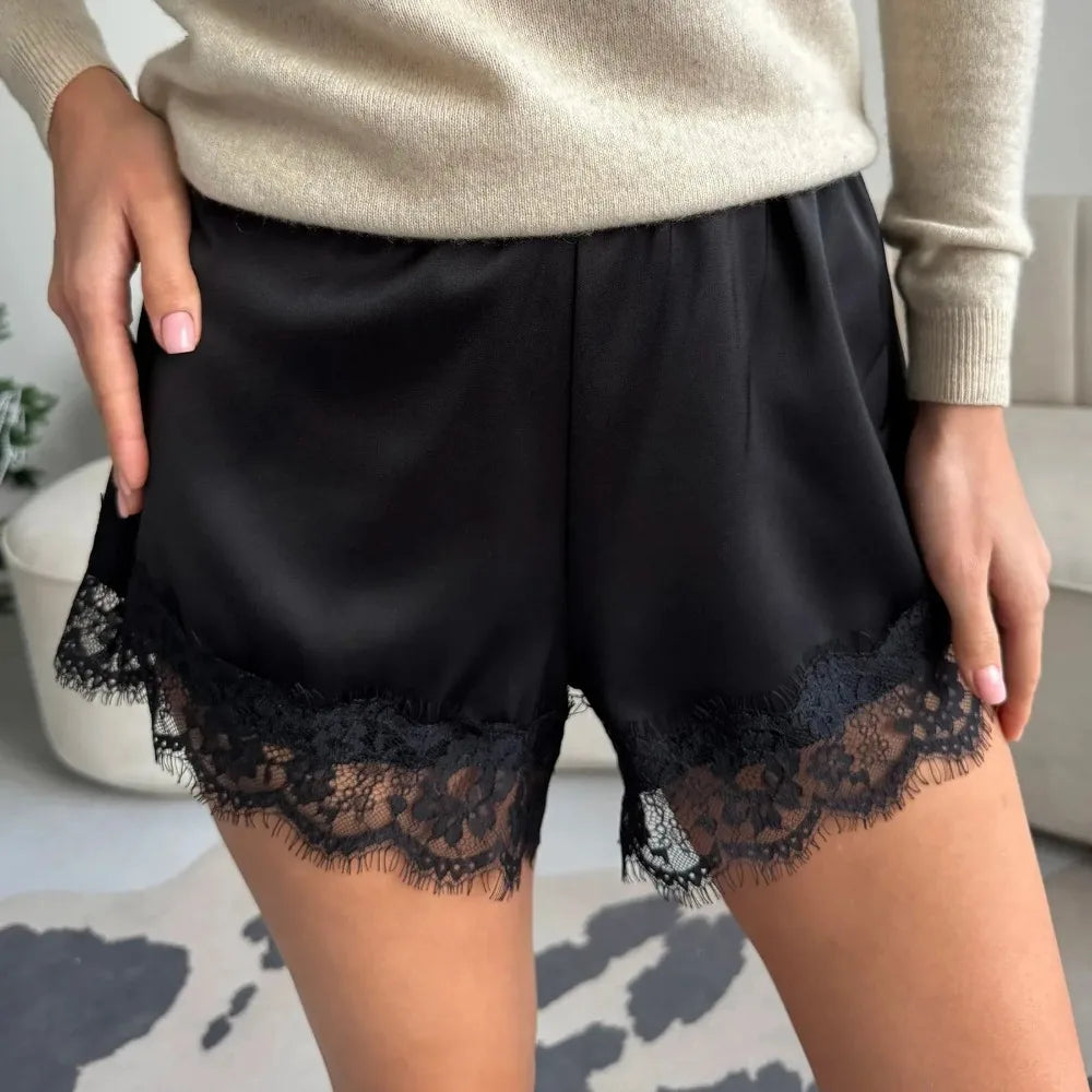 Women's Satin Lace Wide Leg Shorts – Elastic Waist Y2K Style Satin Lace Shorts Axl Black XL