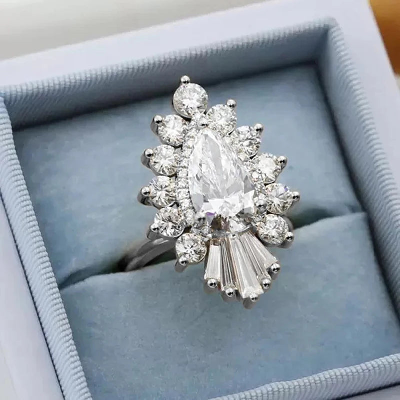 Huitan Women's Cubic Zirconia Ring – Elegant Wedding Band Fashion Ring Axl