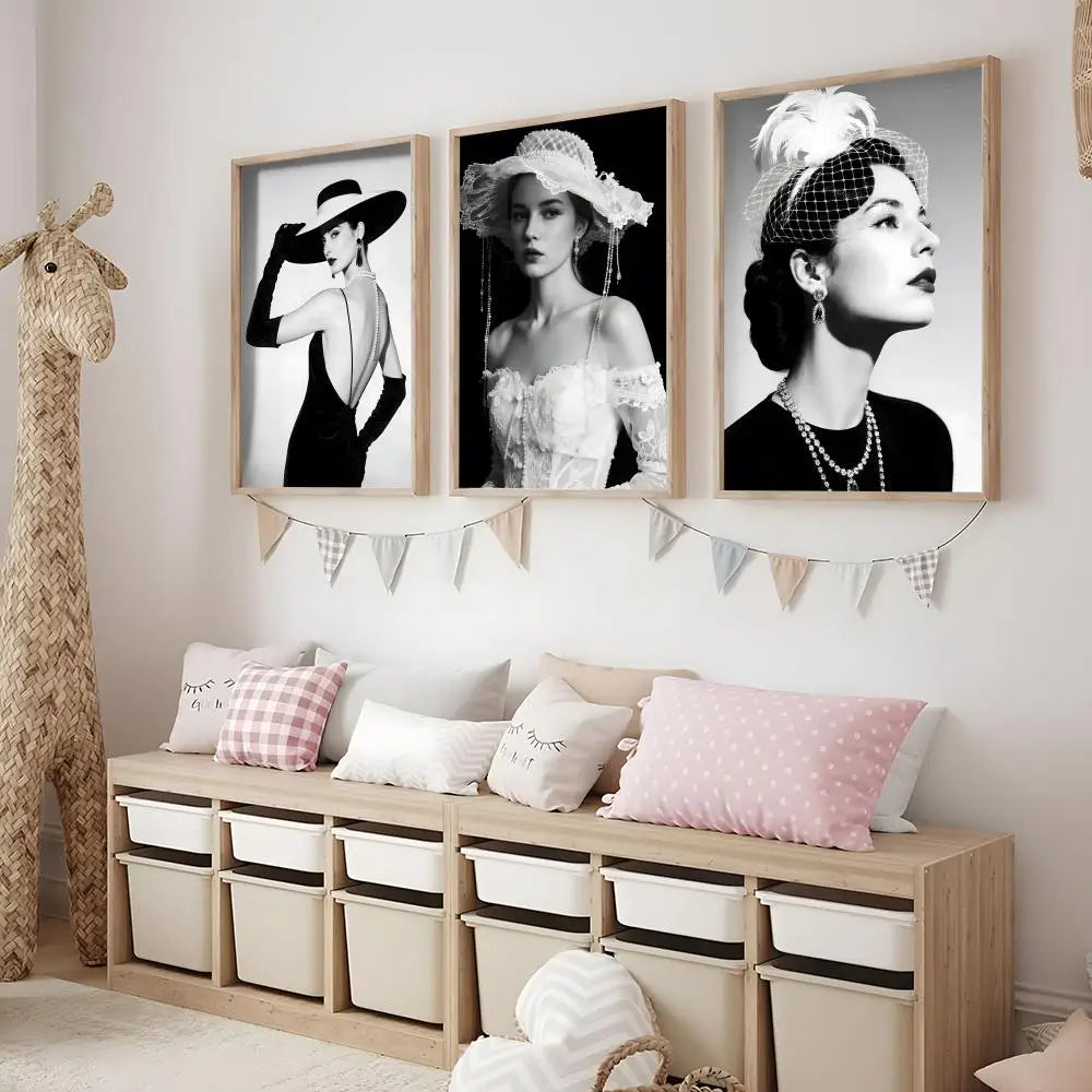 Retro Fashion Poster Wall Art Sticker – Minimalist Home Décor Wall Art Sticker Axl