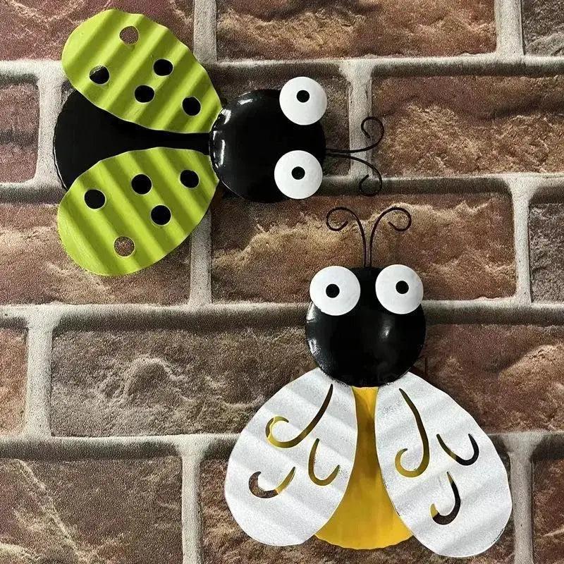 Mini Metal Ladybug Beetle Garden Fence Hanger Ornament Garden Wall Ornament Axl White