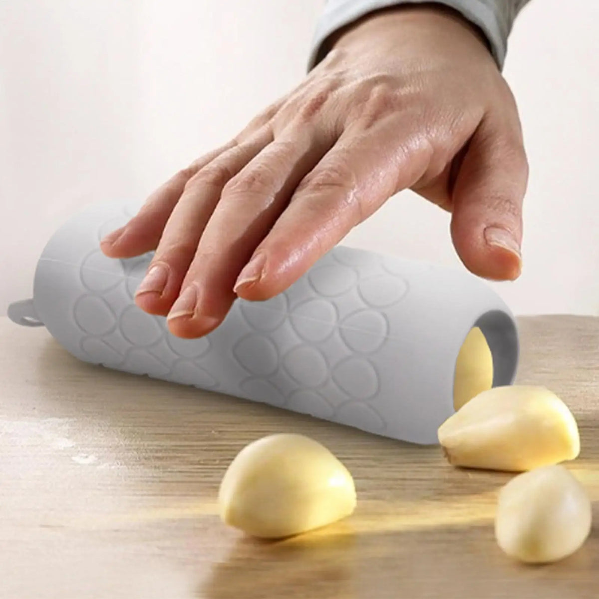 Silicone Garlic Peeler Tube – Fast, Easy & Odor-Free Peeling Garlic Peeler Tool Axl