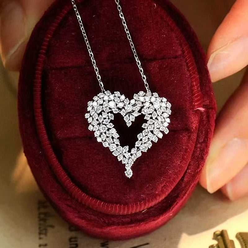 Huitan Sparkling Heart Pendant Necklace – CZ Women's Jewelry Pendant Necklace Axl