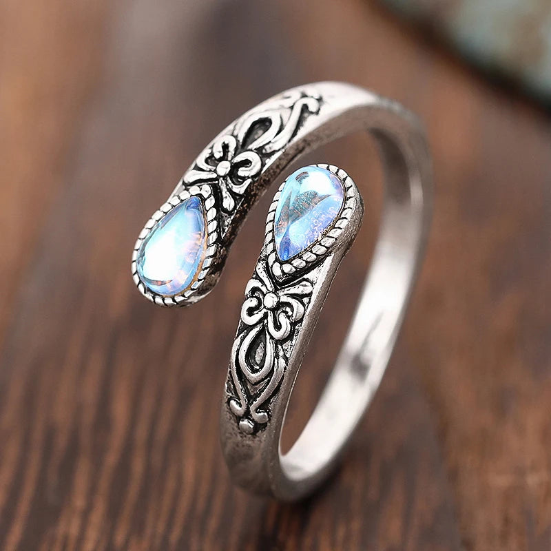 Huitan Vintage Moonstone Opening Ring – Adjustable Women's Ring Fashion Ring Axl