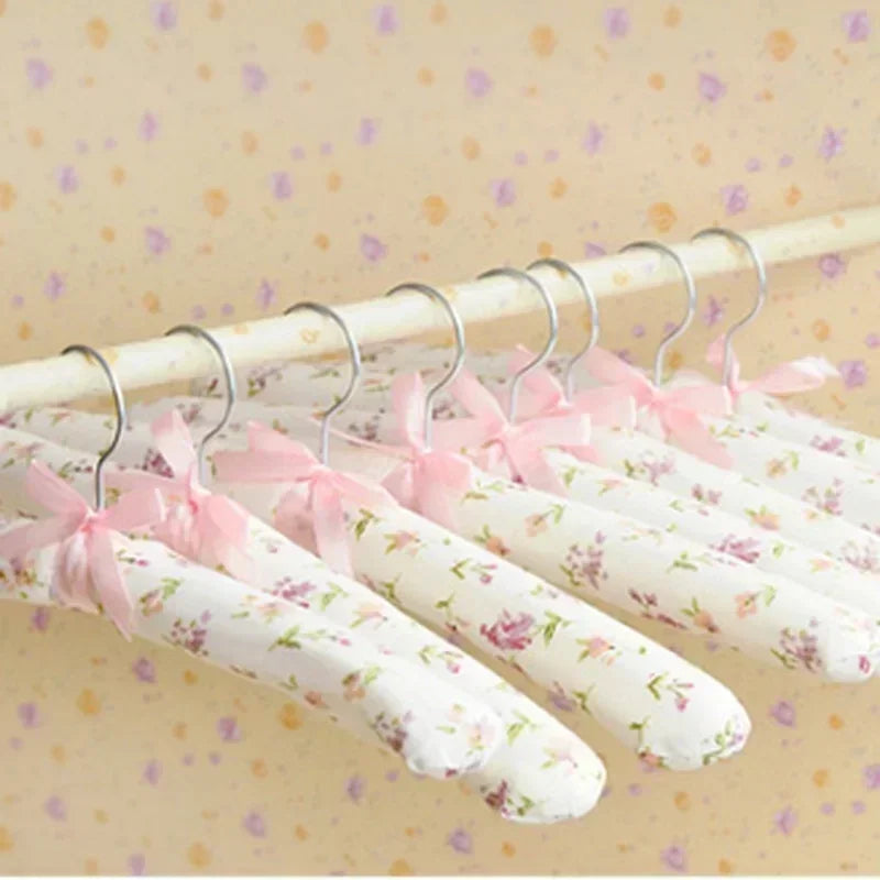 5-Pack Non-Slip Sponge Clothes Hangers – Space-Saving Closet Clothes Hangers Axl