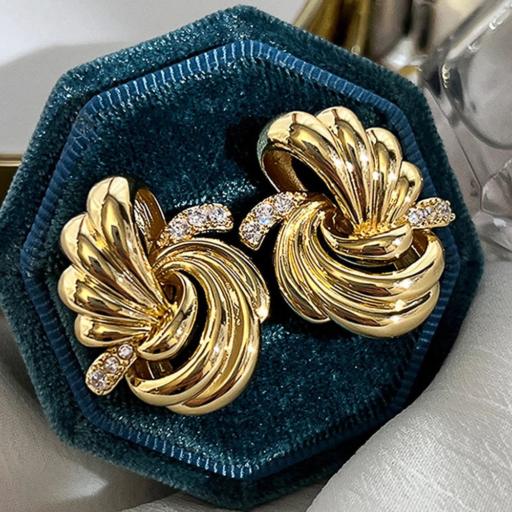 Huitan Vintage Gold Geometric Stud Earrings for Women Stud Earrings Axl E1938