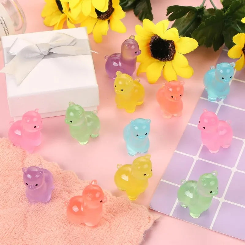 18 Pcs Glow-in-the-Dark Alpaca Mini Resin Figurines & Decor Mini Resin Figurines Axl