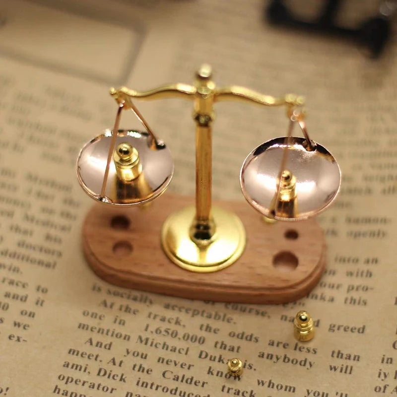 Mini Vintage Balance Scale Ornament – Antique Justice Scale Decor Miniature Scale Ornament Axl