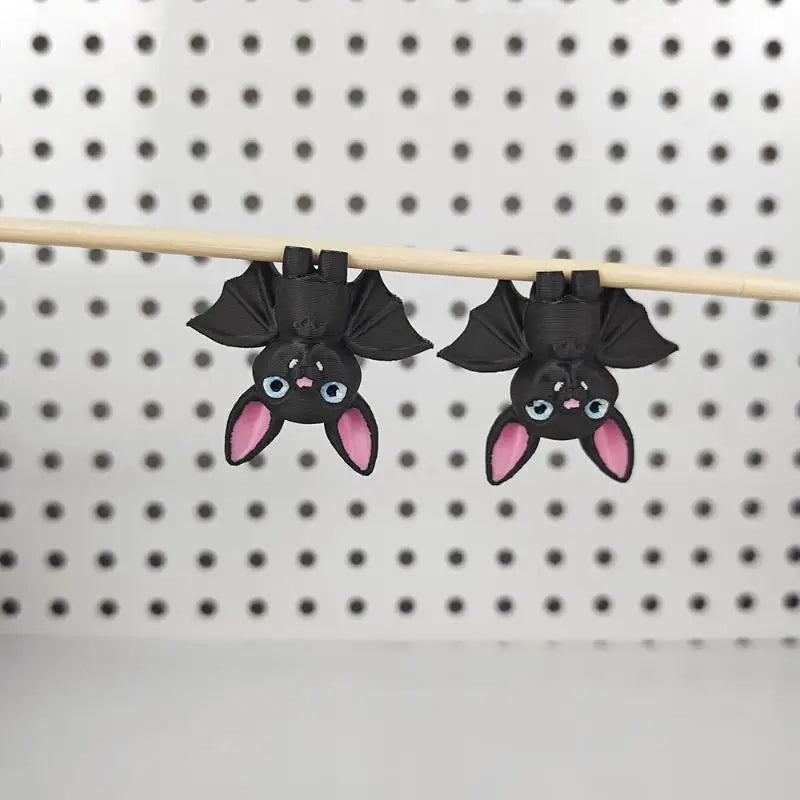 Upside-Down Bat Statue Ornament – Desk, Home & Car Decor Decorative Figurine Axl