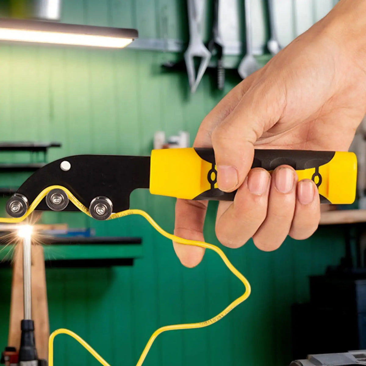 Manual Wire Looper & Straightener Tool – Jewelry & DIY Wire Looper Tool Axl