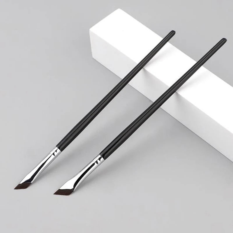 Ultra Thin Angled Eyeliner & Eyebrow Detail Makeup Brush Makeup Brush Axl