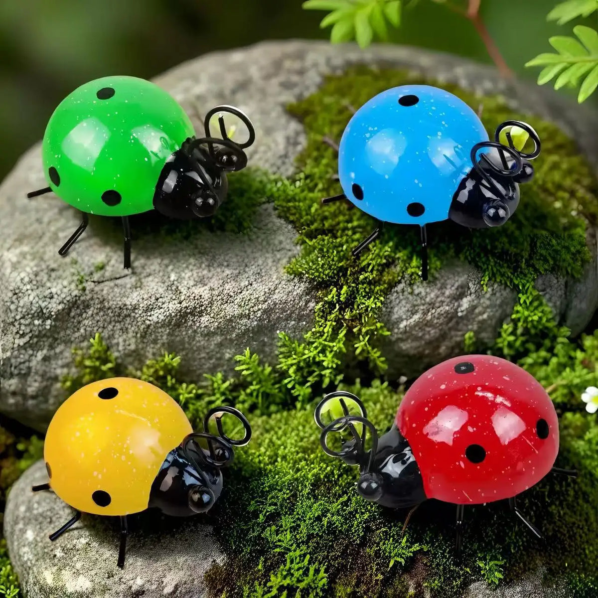 Mini Metal Ladybug Beetle Garden Fence Hanger Wall Ornament Garden Figurine Axl 4pcs mixed color
