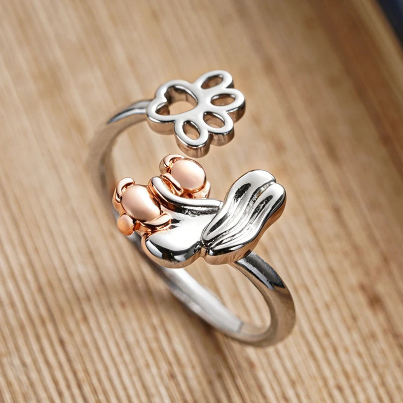 Huitan Women's Hug Dog Opening Ring – Two-Tone Brass Fashion Ring Axl