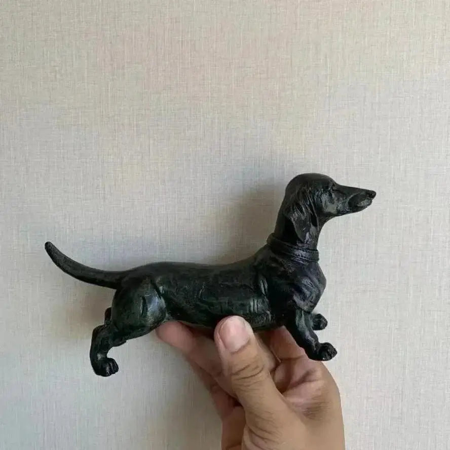 Resin Dachshund Figurine – Black Dog Garden Sculpture Ornament Resin Dog Figurine Axl