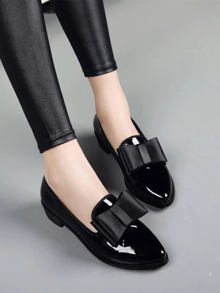 Women's Pointed Toe Bow Ballet Flats – Slip-On Patent PU Ballet Flats Axl