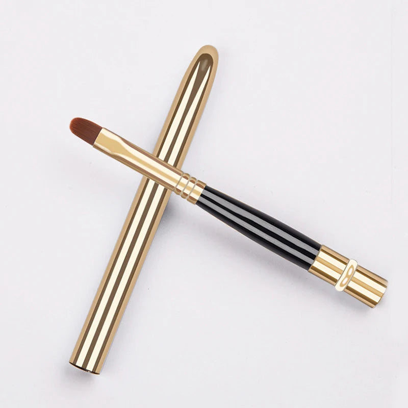 Retractable Lip Brush with Cover – Portable Makeup Tool Lip Makeup Brush Axl