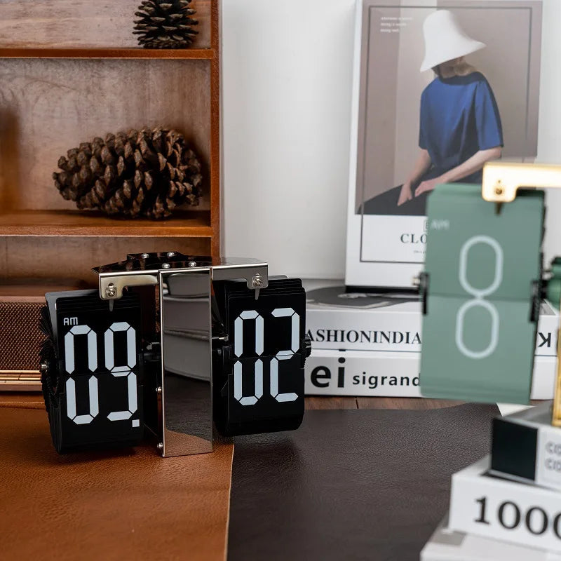 Nordic Retro Page-Turning Desk Clock | Quartz Table Ornament Desk Clock Axl