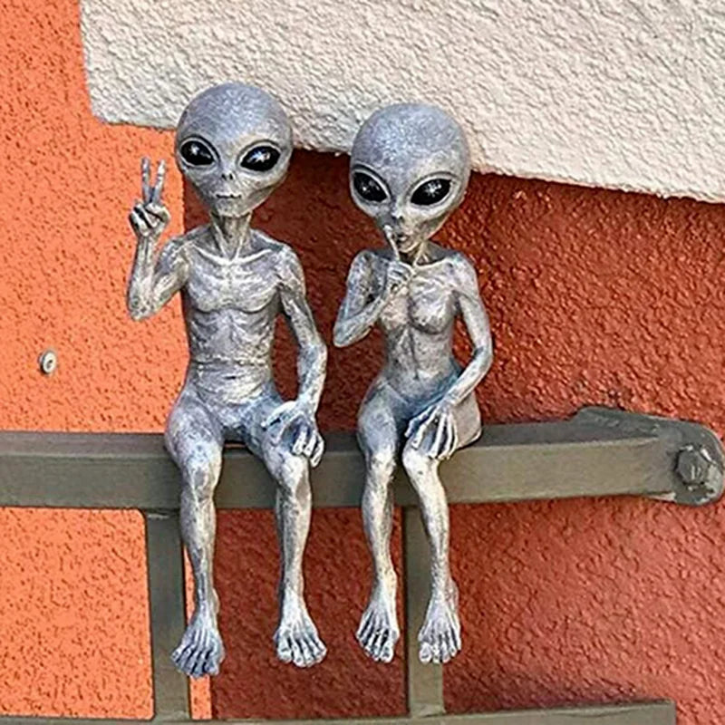 Space Alien Resin Garden Statue – Outdoor Figurine Ornament Garden Resin Figurine Axl