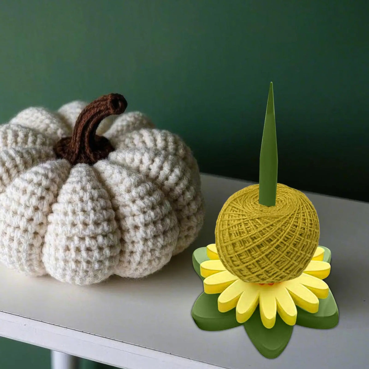 3D Printed Revolving Yarn Ball Holder – Tangle-Free Crochet Yarn Ball Holder Axl