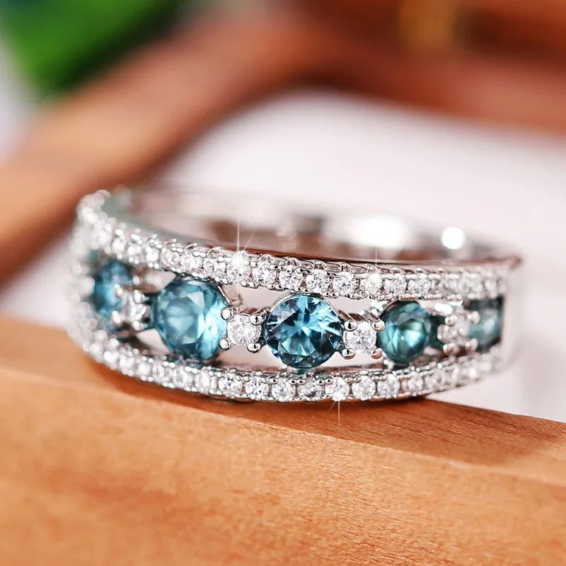 Huitan Blue CZ Women's Ring – Sparkling Cubic Zirconia Fashion Ring Axl