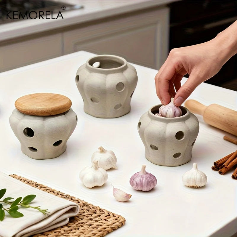 White Ceramic Garlic Jar with Ventilated Bamboo Lid – KEMORELA Ceramic Storage Jar Axl