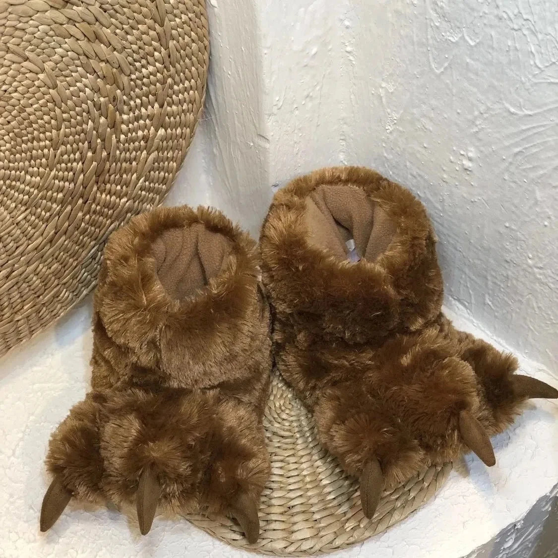 Women's Fluffy Animal Paw Slippers | Soft Faux Fur Indoor Slides Novelty Indoor Slippers Axl Brown 36