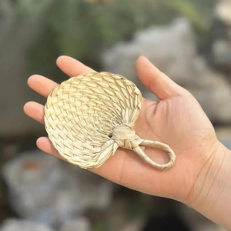 Vintage Handmade Palm Leaf Fan – Natural Foldable Cooling Fan Handheld Decorative Fan Axl about 8-10cm