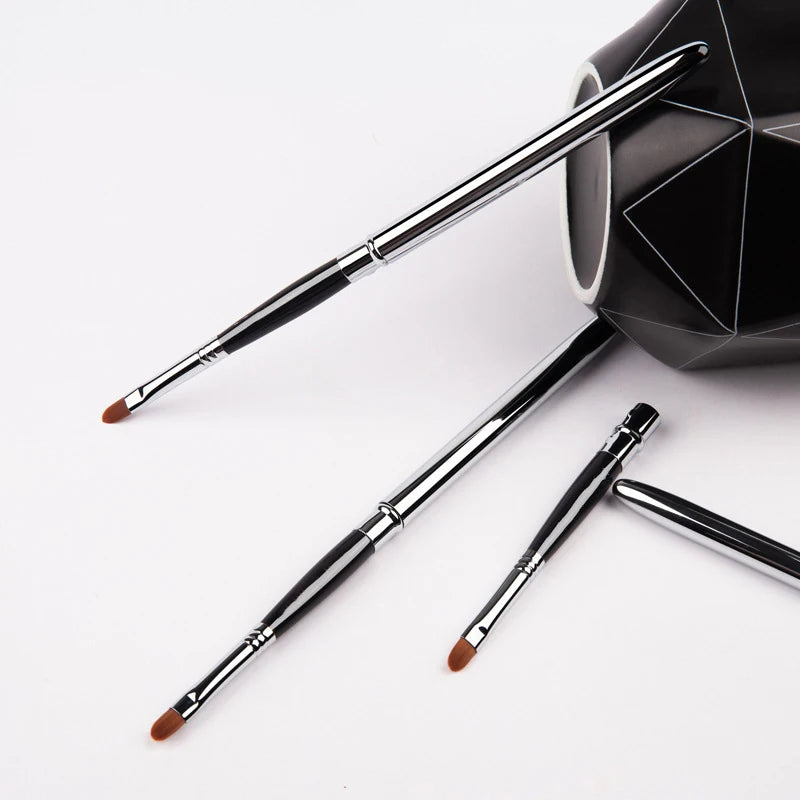 Retractable Lip Brush with Cover – Portable Makeup Tool Makeup Brush Axl