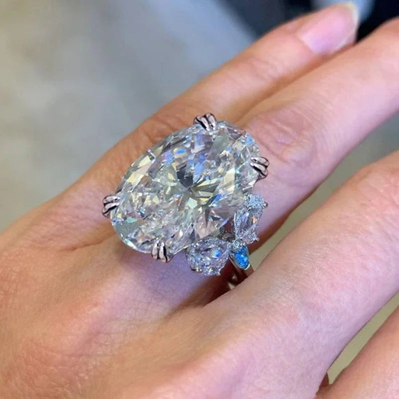 Huitan Oval CZ Butterfly Cocktail Ring for Women | Trendy Cocktail Ring Axl