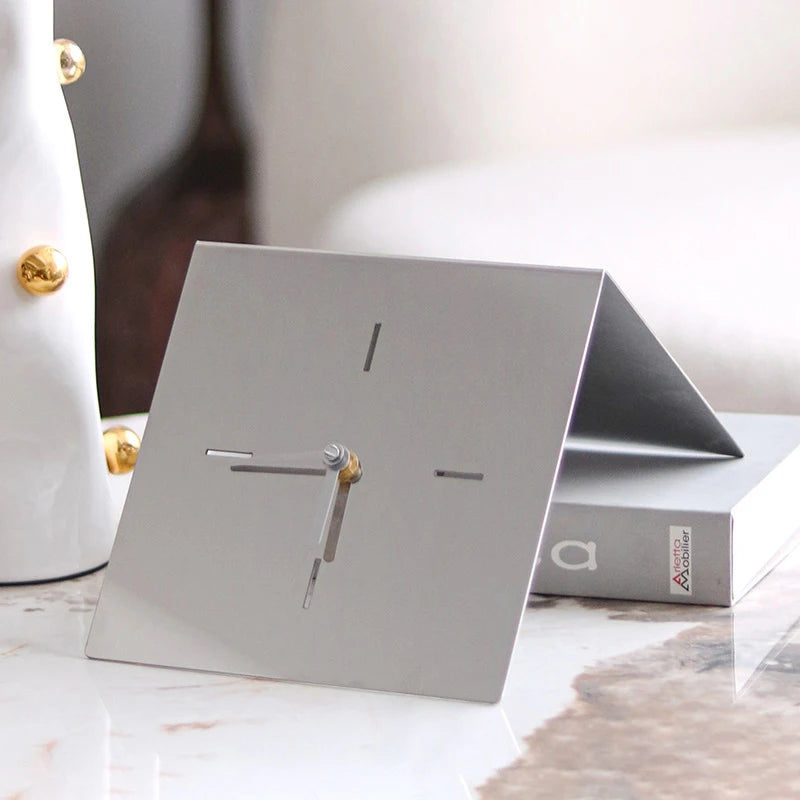 Nordic Metal Desk Clock – Modern Stainless Steel Figurine Decor Decorative Desk Clock Axl