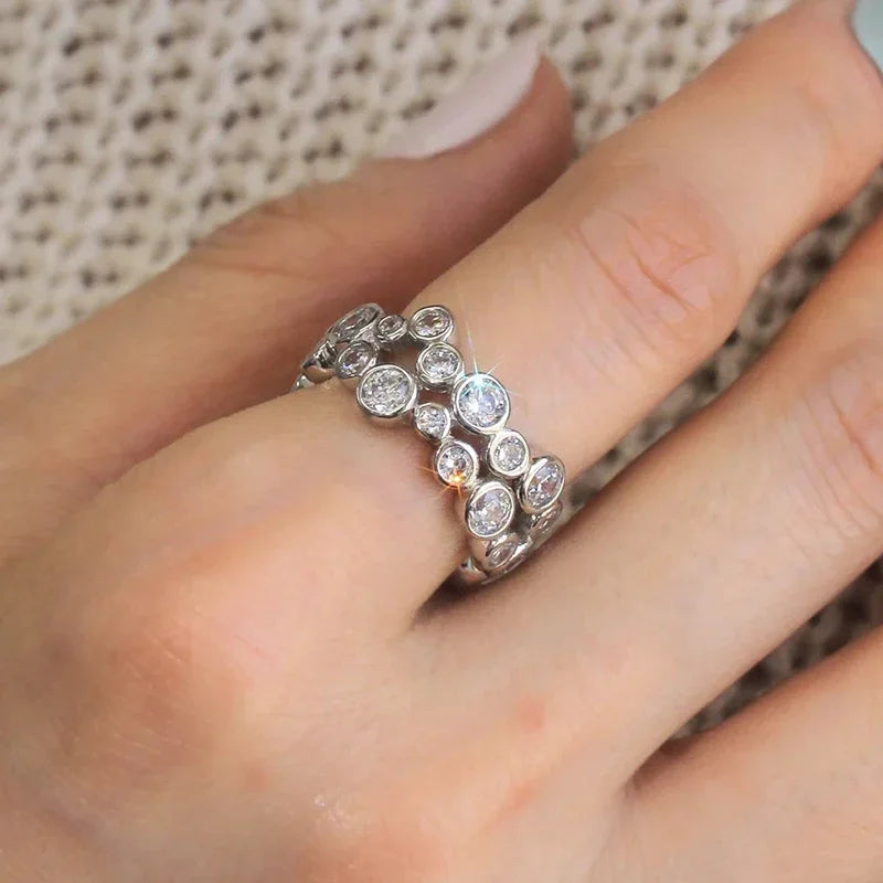 Huitan Round CZ Ring – Women's Cubic Zirconia Wedding Band CZ Wedding Ring Axl
