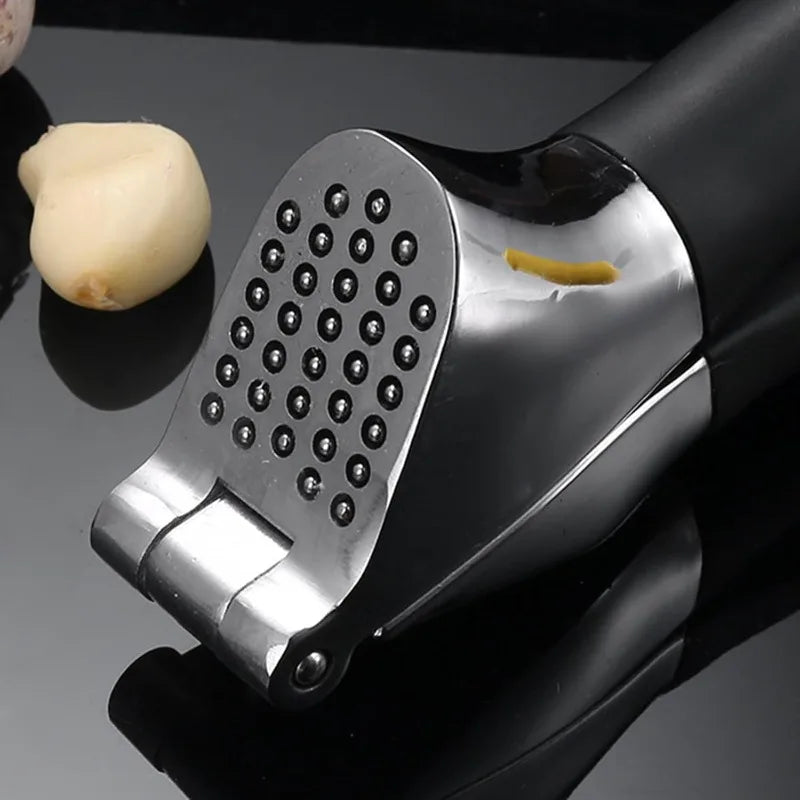 Zinc Alloy Garlic Press & Ginger Mincer – Non-Slip Handle Garlic Press Axl