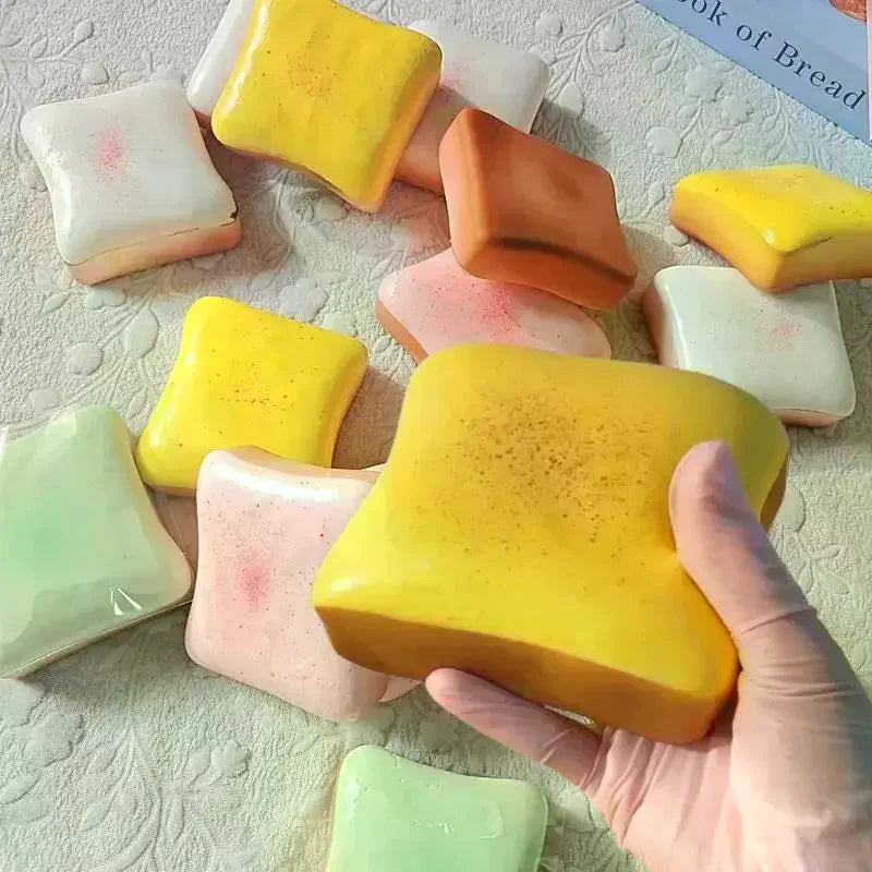 Toast Squeeze Fidget Toy – Soft PU Foam Bread Sensory Toy Fidget Squeeze Toy Axl