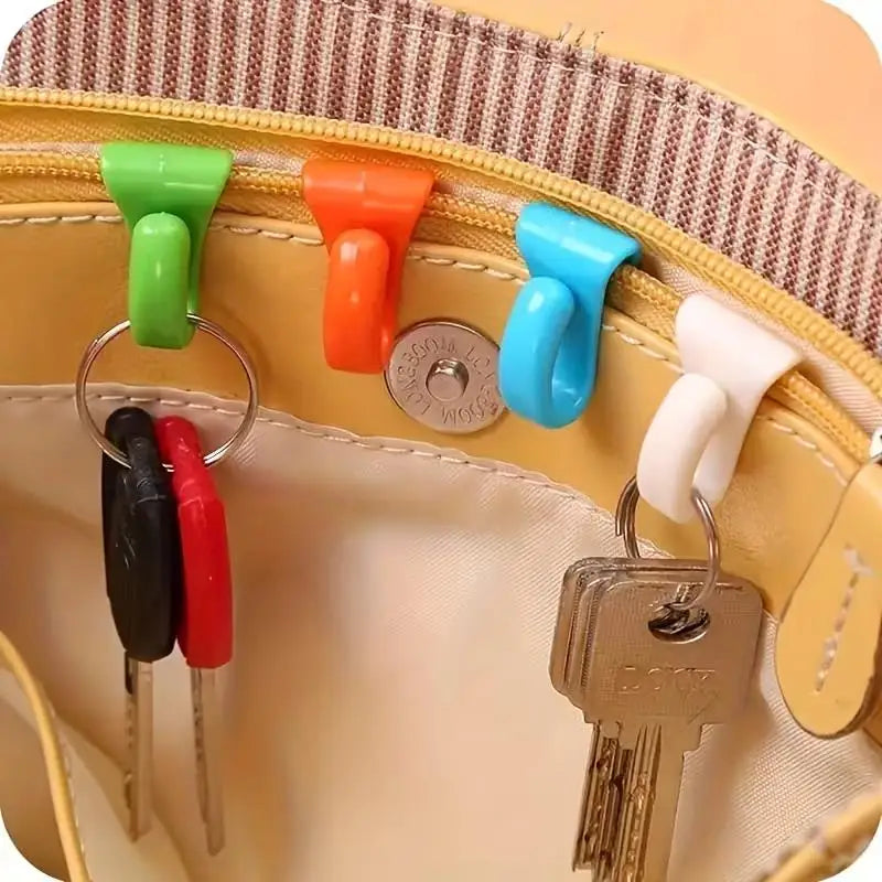 4-Pack Anti-Loss Key Hooks – Plastic Key Organizer for Bag & Car Key Hook Organizer Axl 4pcs random color